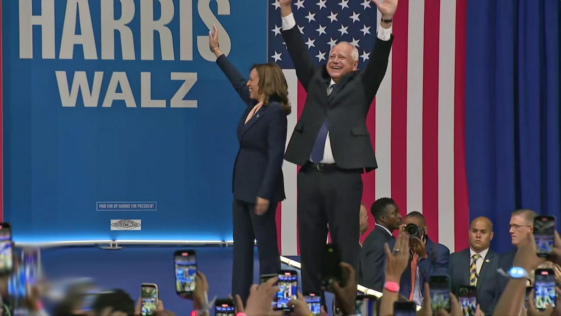 Kamala Harris und Tim Walz