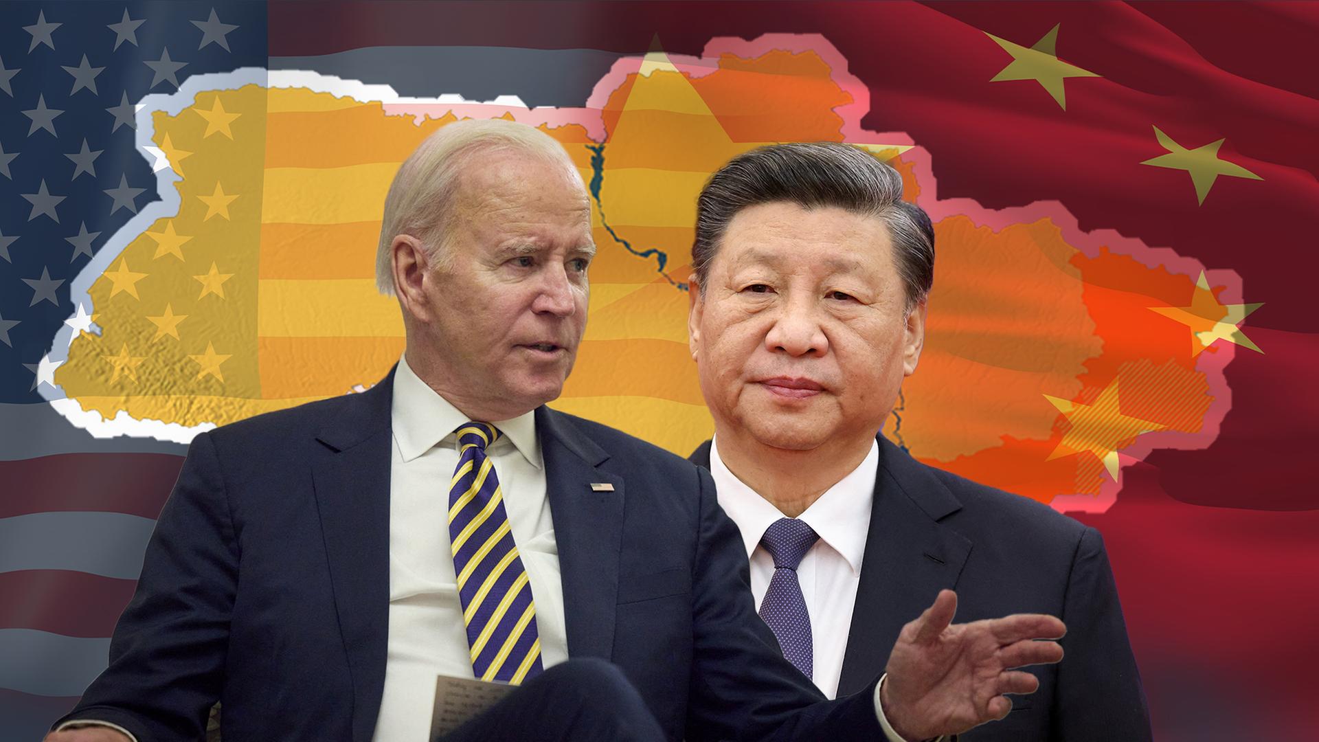 US-Präsident Biden rechts, der chinesische Präsident Xi links. Im Hintergund von beiden jeweils die US-amerikanische und chinesische Flagge. In der Mitte der Umriss der Ukraine.