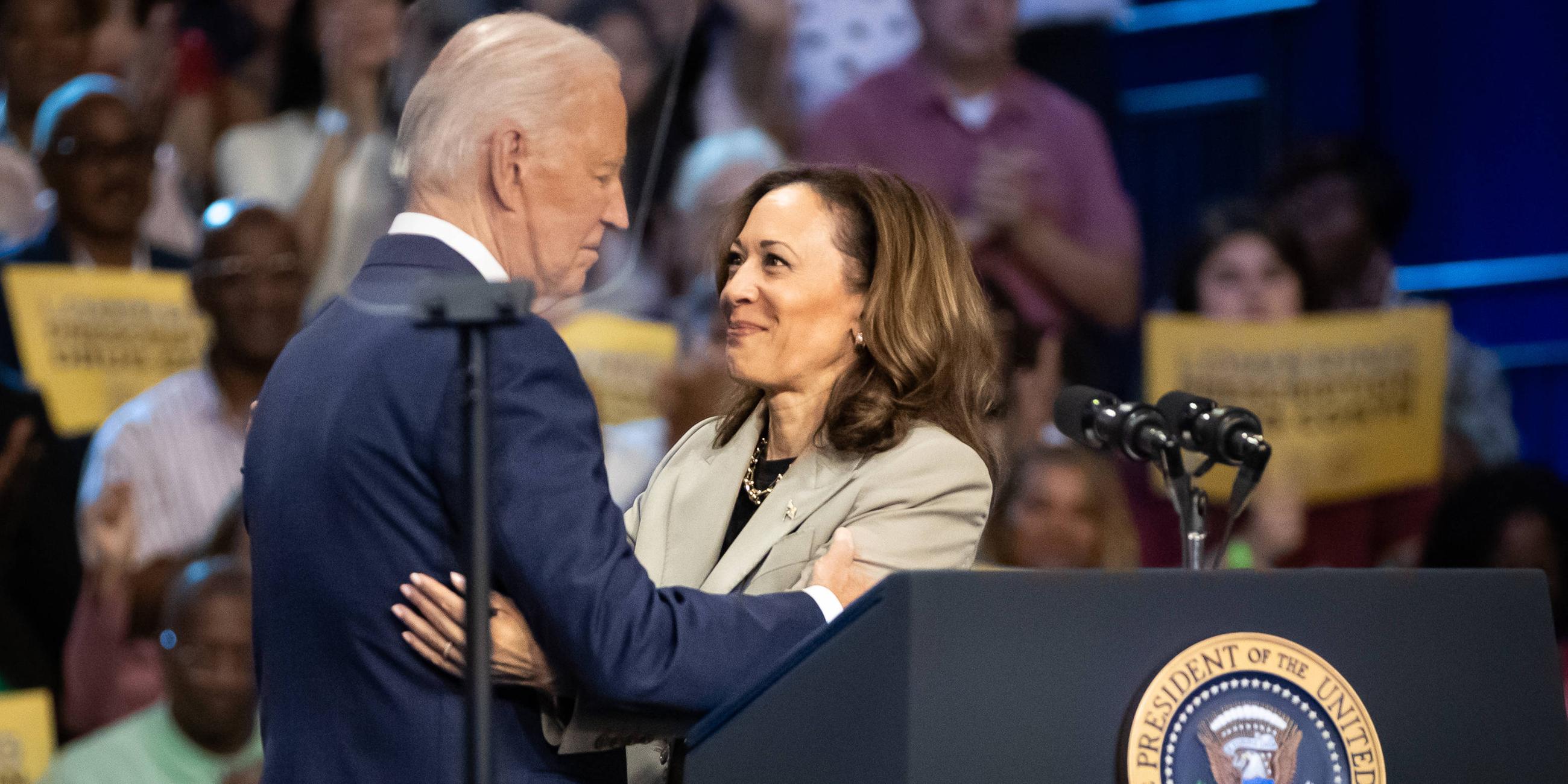 Joe Biden und Kamala Harris bei einer Wahlkampfveranstaltung in Upper Marlboro, Maryland