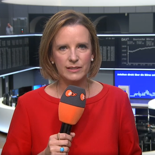 ZDF-Börsenexpertin Valerie Haller an der Frankfurter Börse