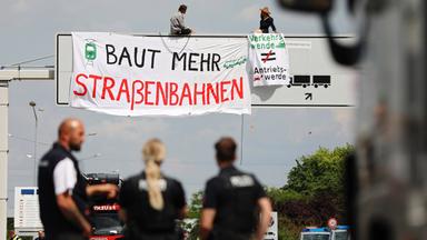 Kulturzeit - Verkehrswende: Vw-mitarbeitende üben Protest