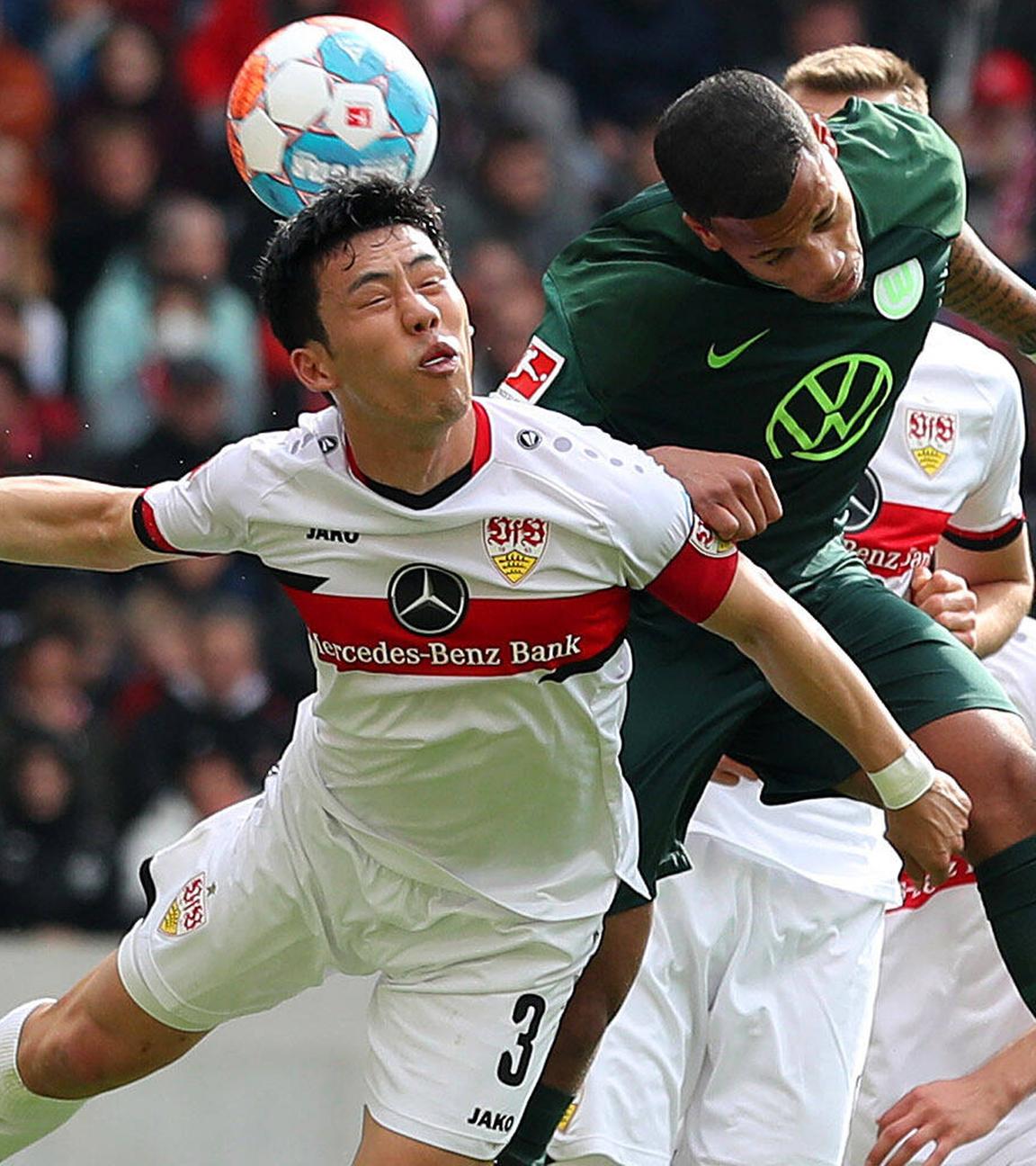 30.04.2022, 1. Bundesliga, Wataru Endo und Aster Vranckx 