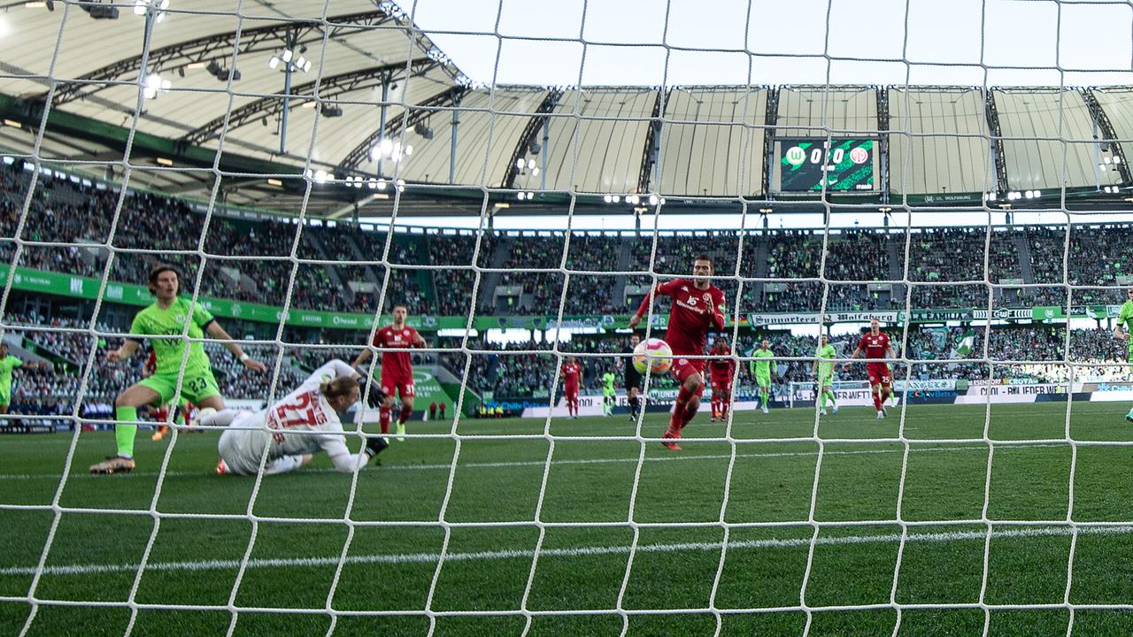 Wolfsburg überrumpelt Mainz 05 | Bundesliga - Highlights - ZDFmediathek