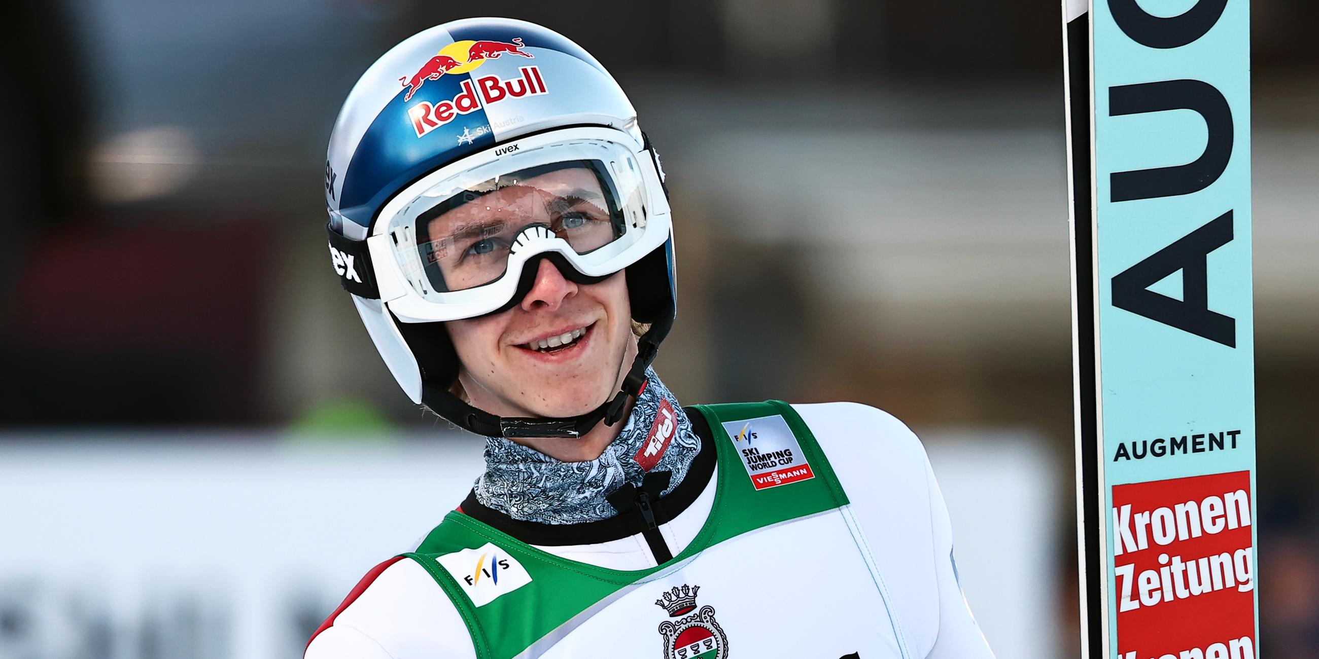 Bayern, Garmisch-Partenkirchen: Ski nordisch/Skispringen: Vierschanzentournee, Weltcup, Großschanze, Herren, 1. Durchgang, Österreichs Daniel Tschofenig reagiert nach seinem Sprung.