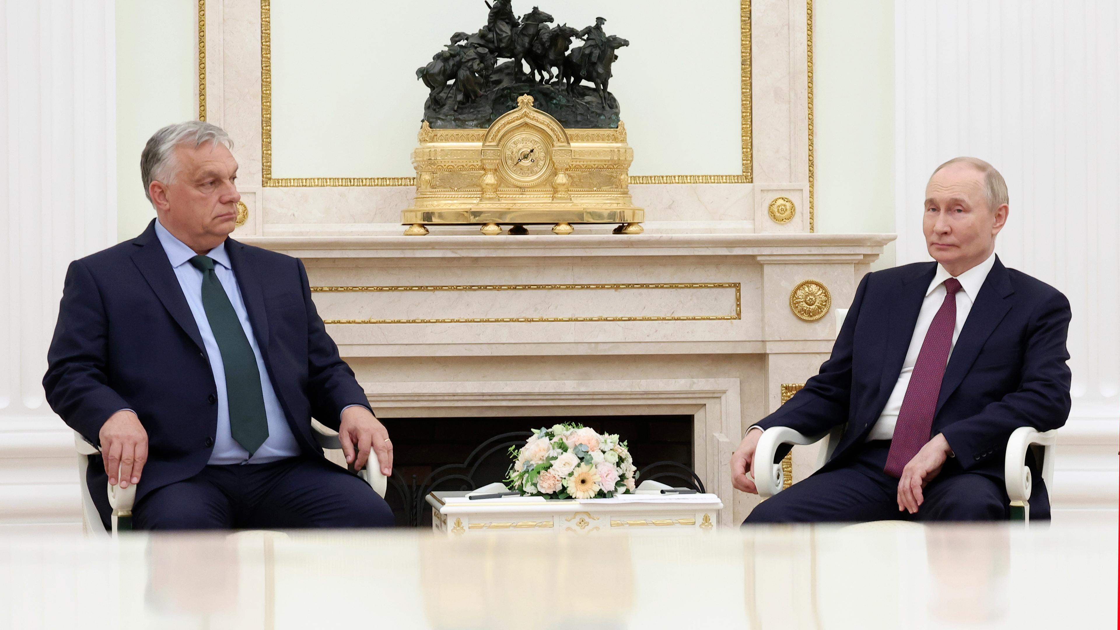 Orban trifft Waldimir Putin in Moskau.