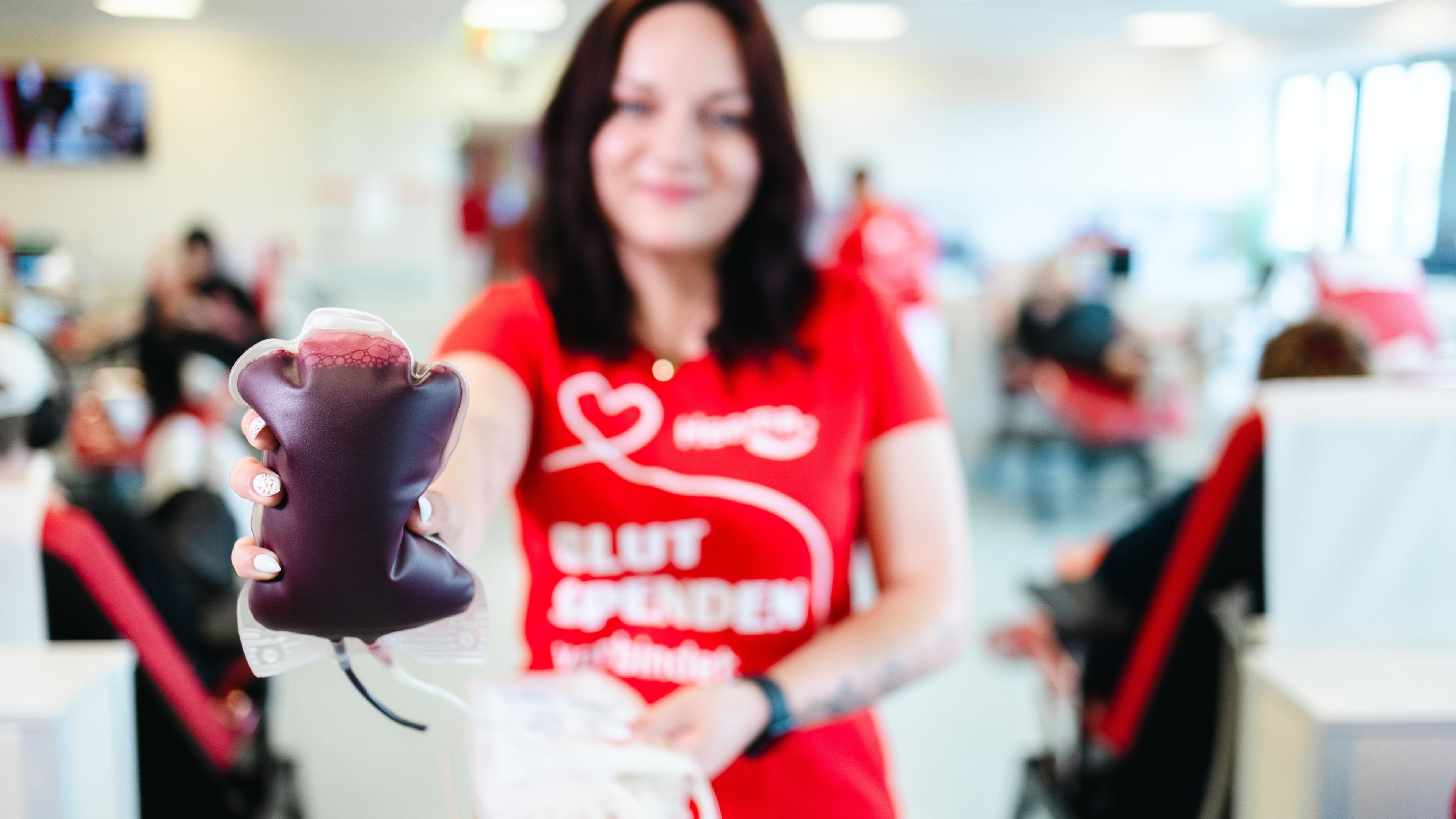 Am 20-jährigen Jubiläum des Weltblutspendetag waren am 14. Juni 2024 die Menschen aufgerufen, ihr Blut zu spenden.