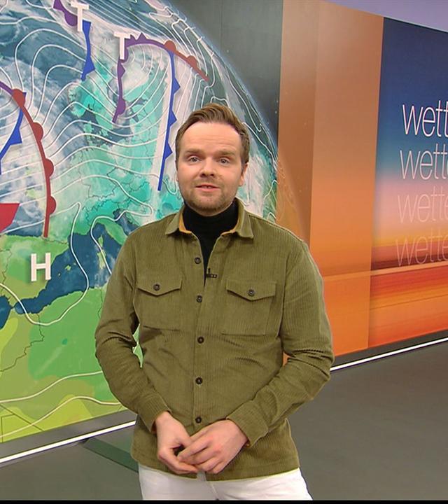 Benjamin Stöwe präsentiert das Wetter