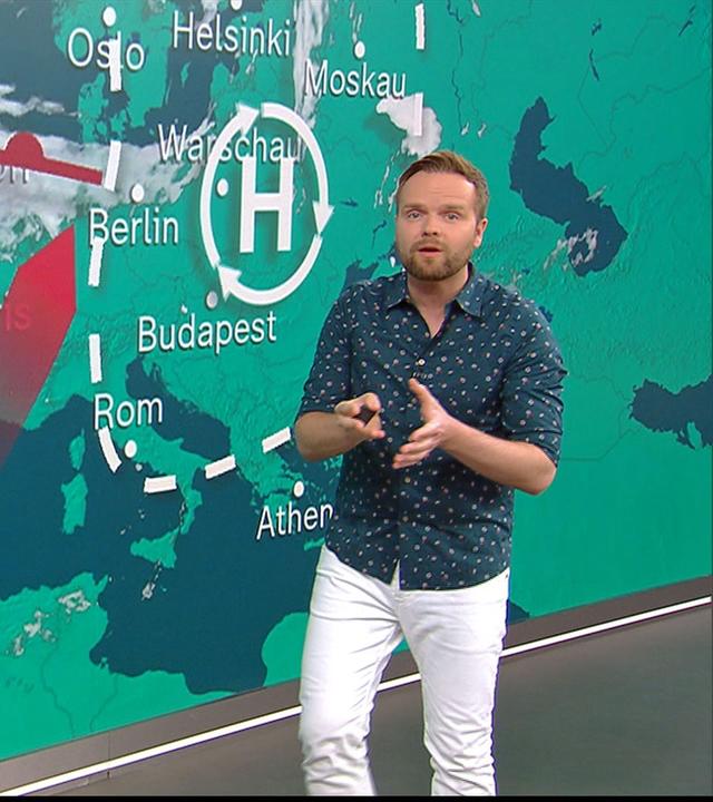 Benjamin Stöwe präsentiert das Wetter