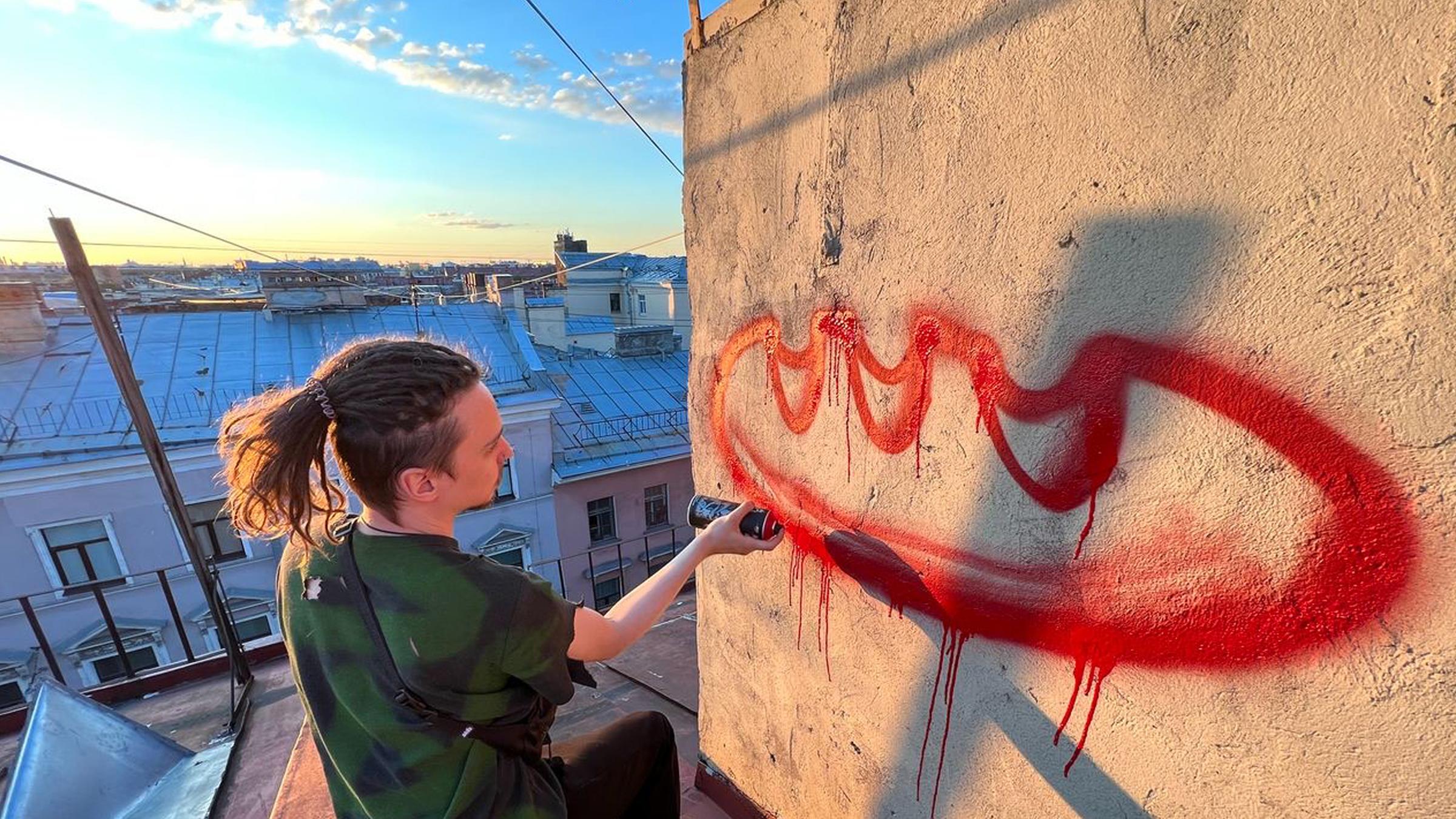 Junge Russen die Widerstand in St. Petersburg leisten