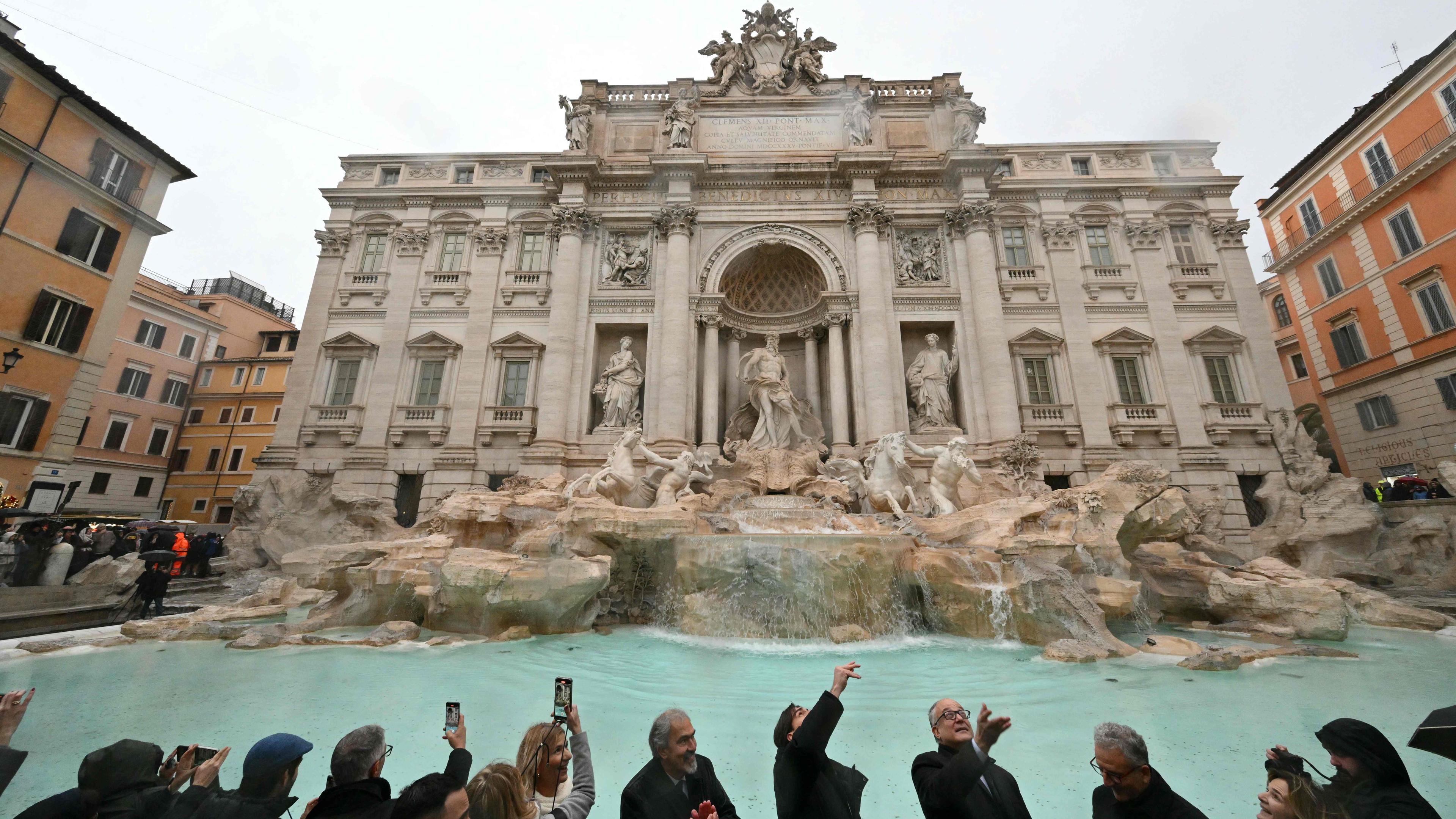 Wiedereröffnung des Trevi-Brunnen in ROM