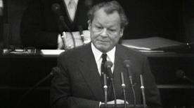 Willy Brandt während seiner Rede im Bundestag.