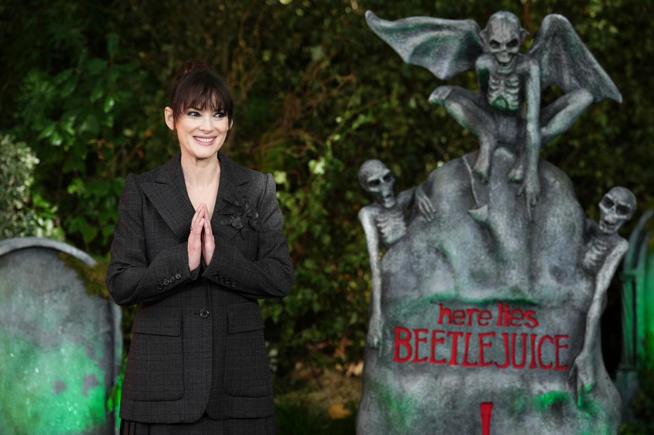 Winona Ryder bei London-Premiere von Beetlejucie 2