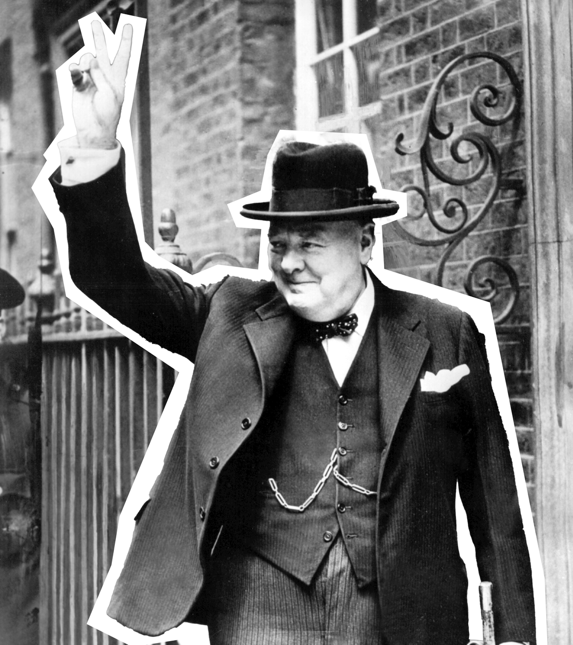 "Churchill und die Nazi-Verschwörung - Englands Kampf gegen den inneren Feind": Winston Churchill lächelnd vor Downing Street No 10 in London, 1943.