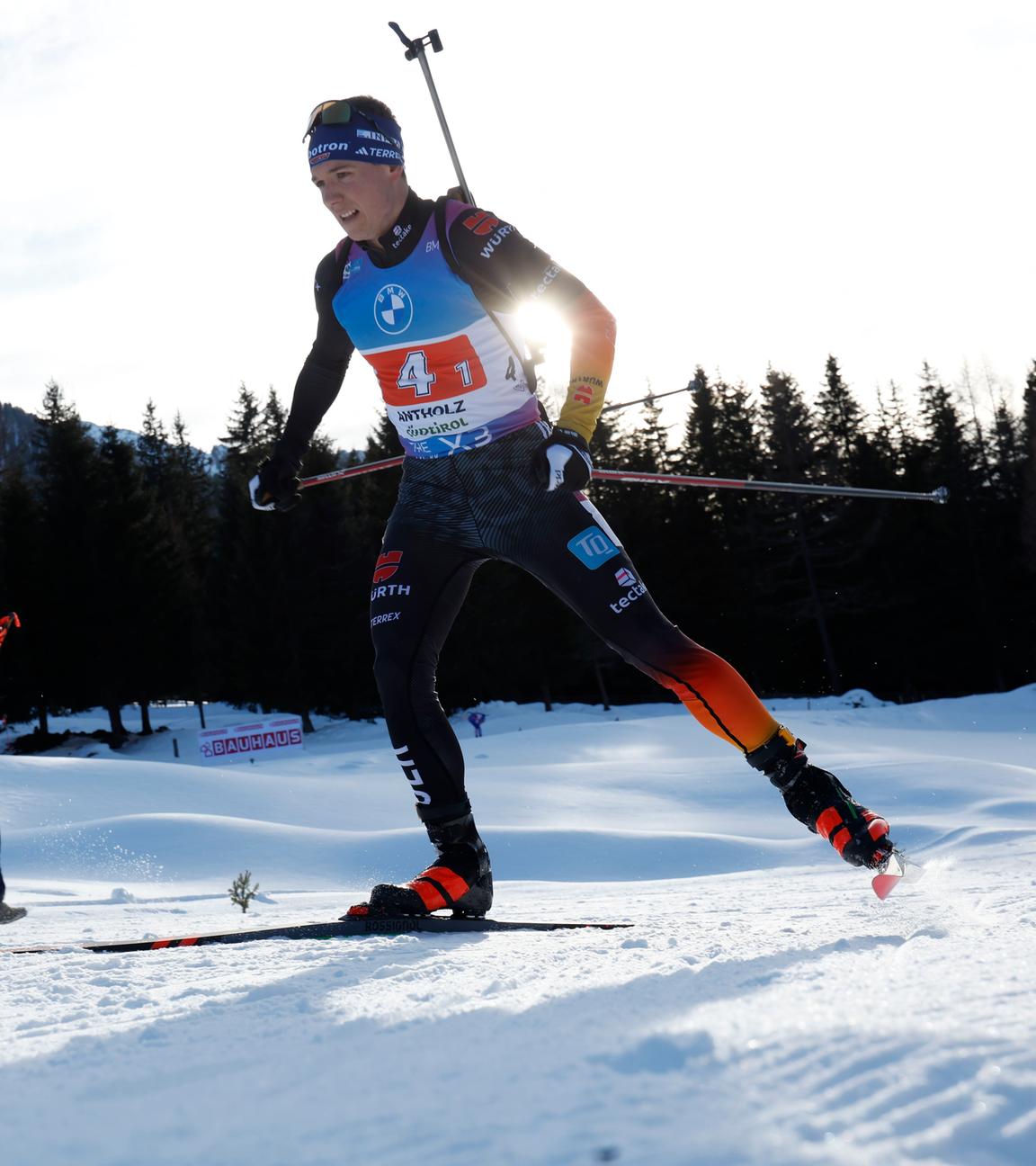 Deutschlands Justus Strelow in Aktion während seinem Rennen beim Biathlon-Weltcup.