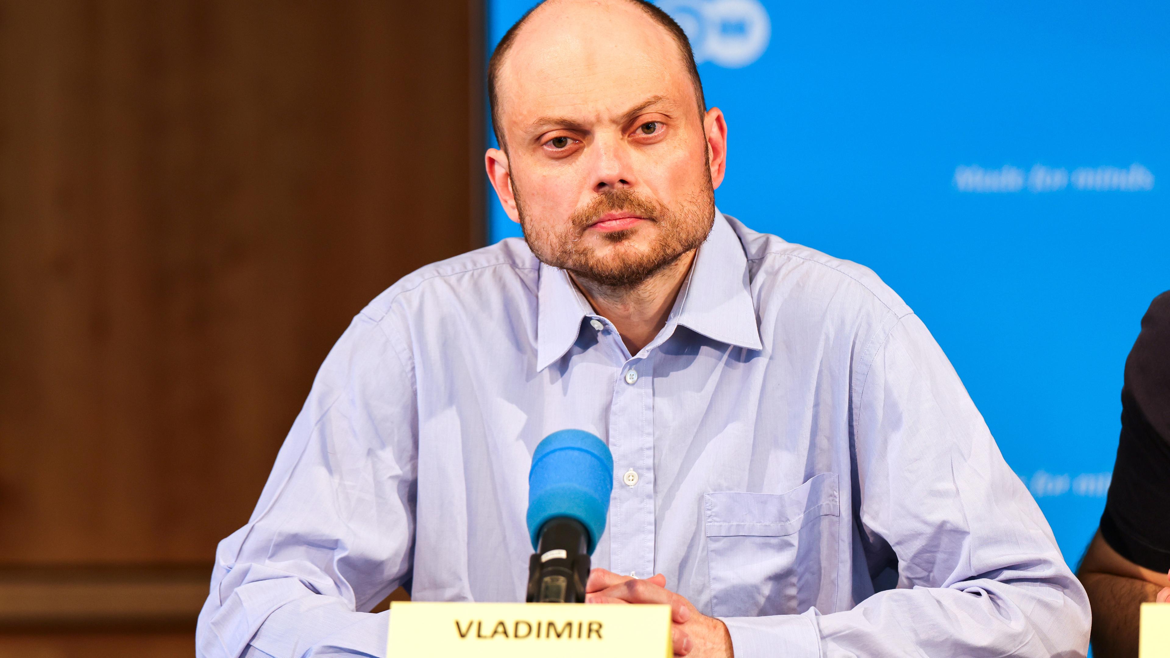 Nordrhein-Westfalen, Bonn: Wladimir Kara-Mursa bei der Pressekonferenz der Stiftung gegen Korruption.