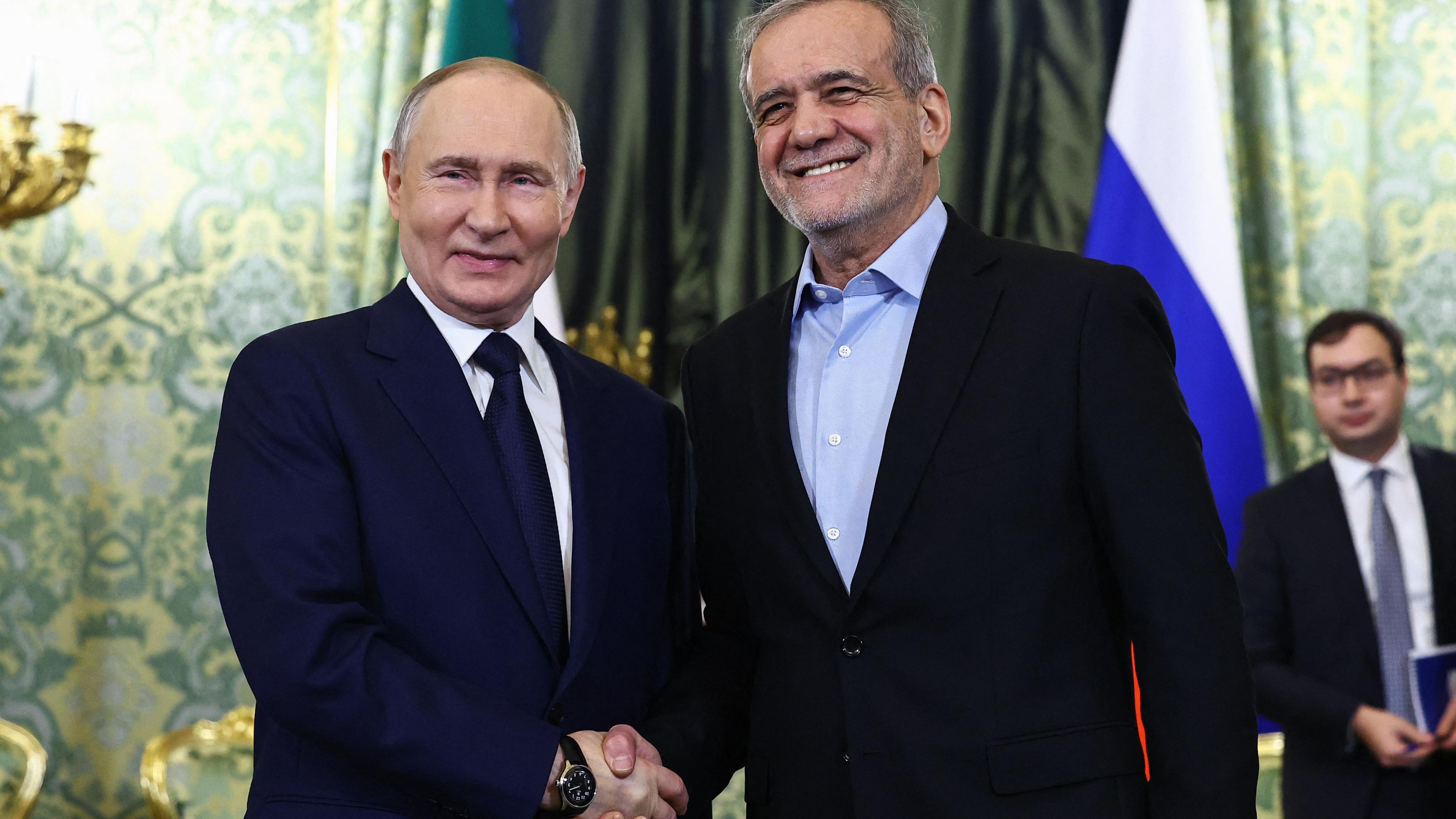 Wladimir Putin und Masoud Pezeshkian