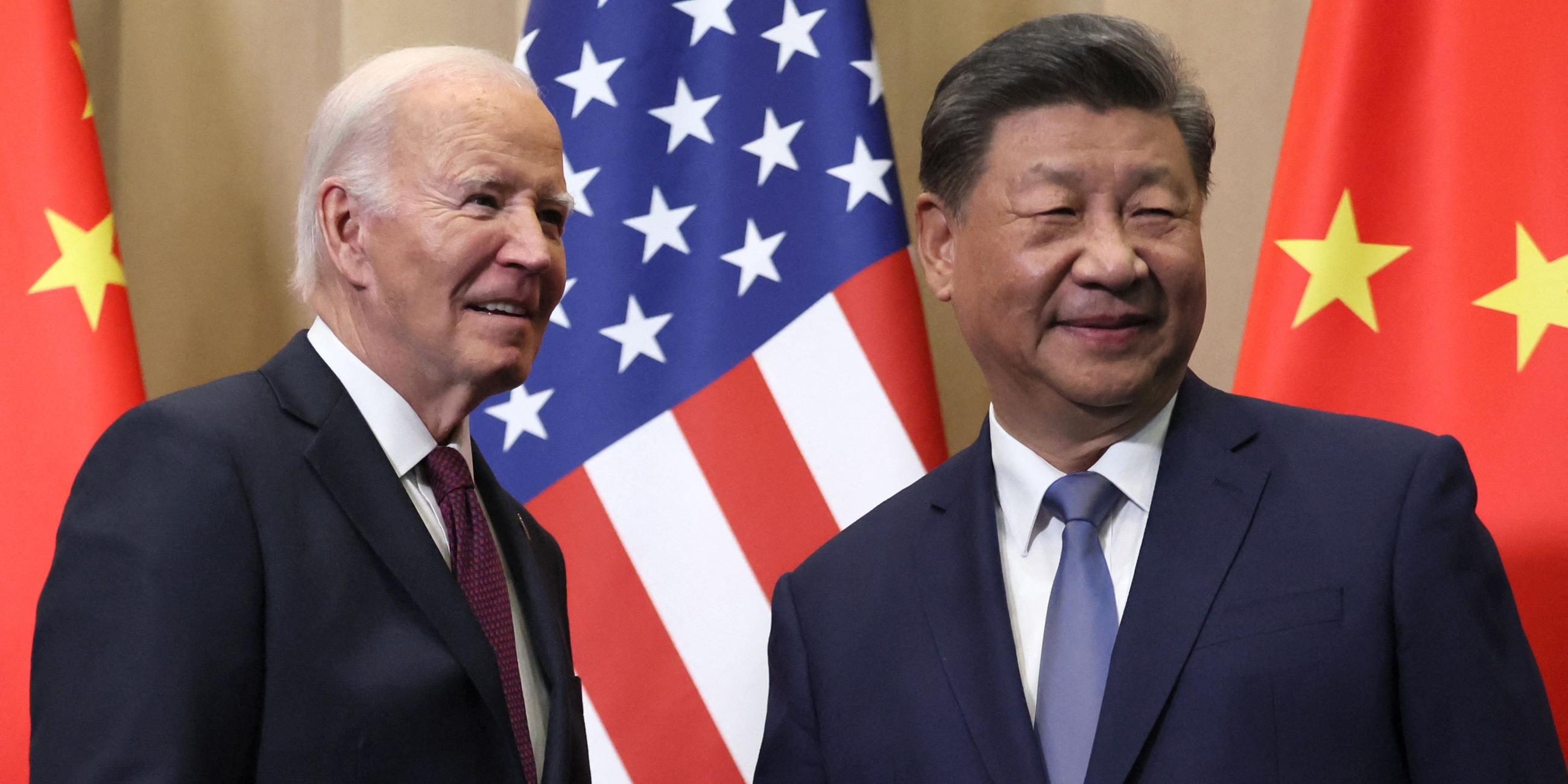 US-Präsident Joe Biden spricht mit dem chinesischen Präsidenten Xi Jinping am Rande des Apec-Gipfels in Peru