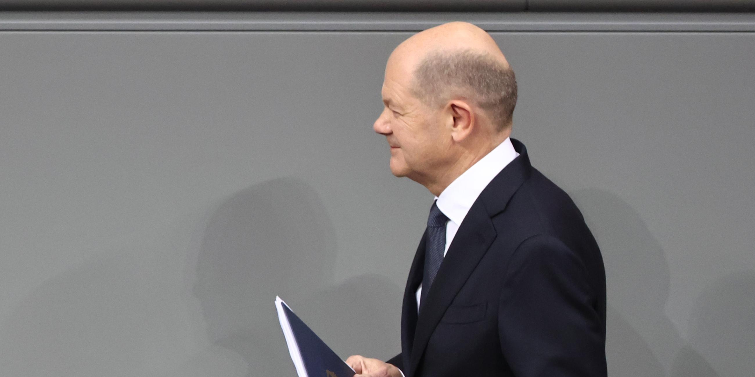 ZDFspezial: Olaf Scholz stellt im Bundestag die Vertrauensfrage